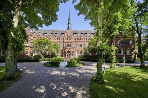 Auffahrt Hotel Mutterhaus