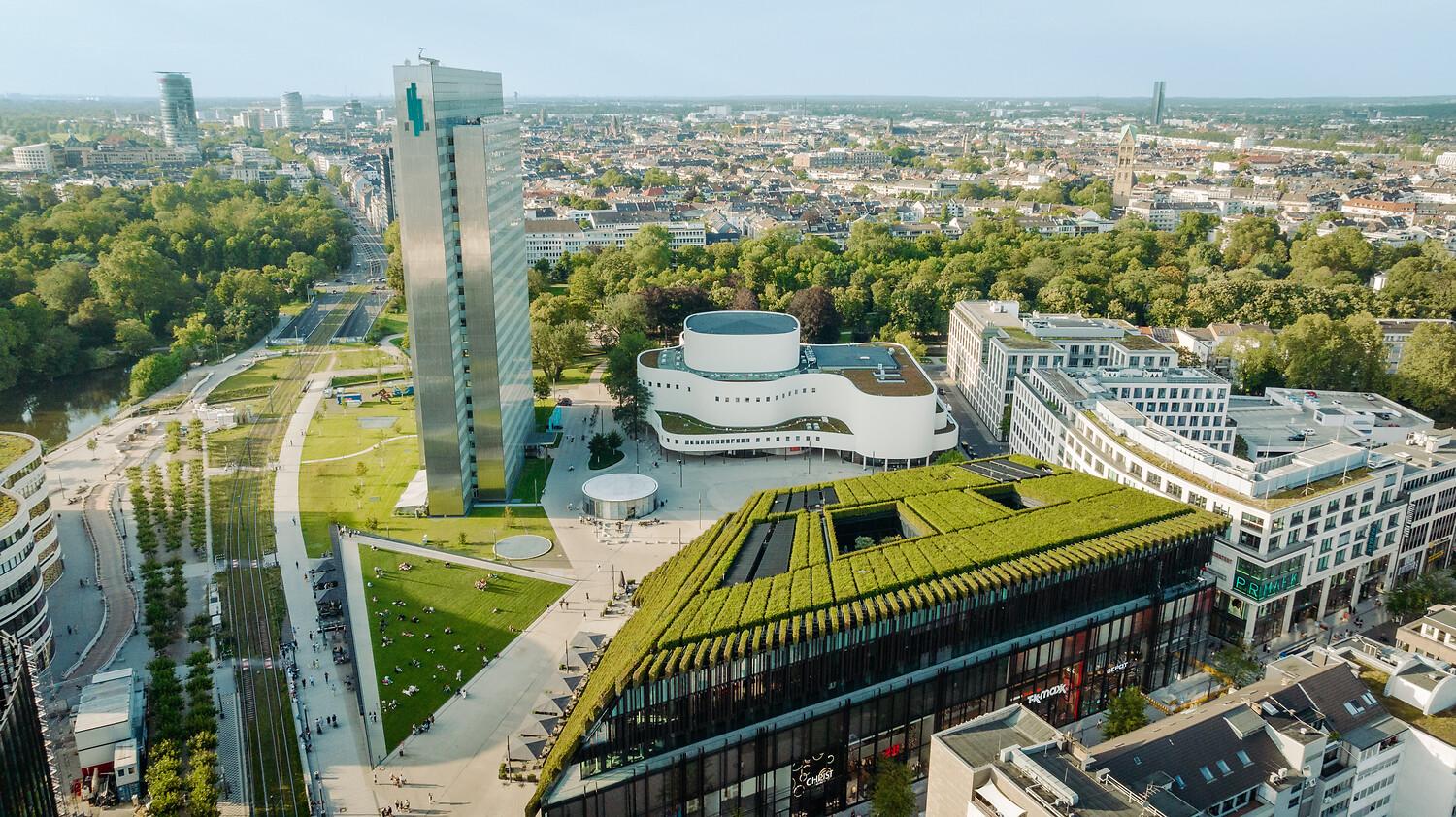 Aerial views: left Dreischeibenhaus, center Schauspielhaus, right Kö-Bogen II.